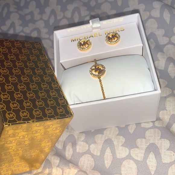 Micheal Kors | Earrings set - Picture 3 of 4